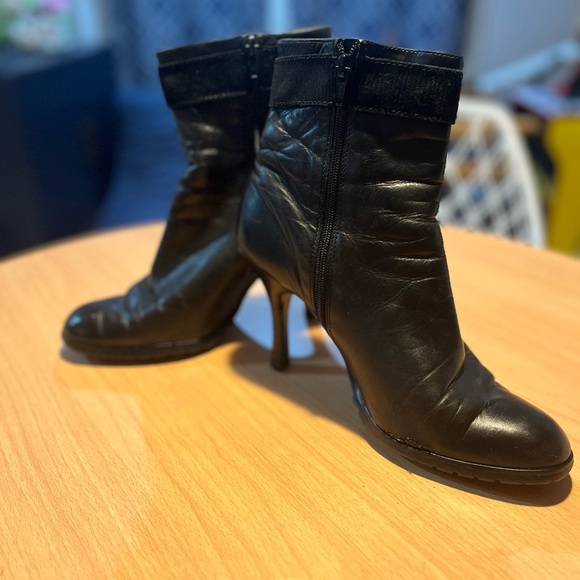ESPRIT Black High-Heeled Booties - Picture 3 of 14